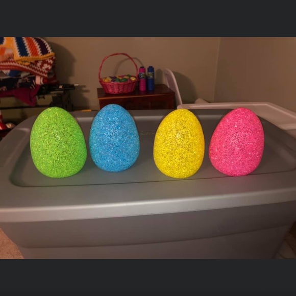 Easter Decorations - Picture 2 of 3